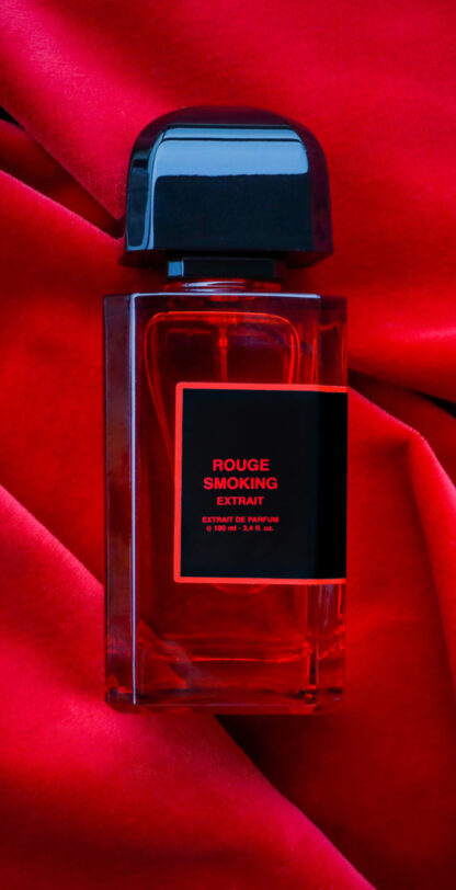 A bottle of Red Smoking Extract perfume by the perfume brand BDK on a red velvet fabric in Paris, France, November 10, 2024.
Une bouteille de parfum Rouge Smoking Extrait de la marque de parfumerie BDK sur un tissu de velours rouge à Paris, France, le 10 novembre 2024.